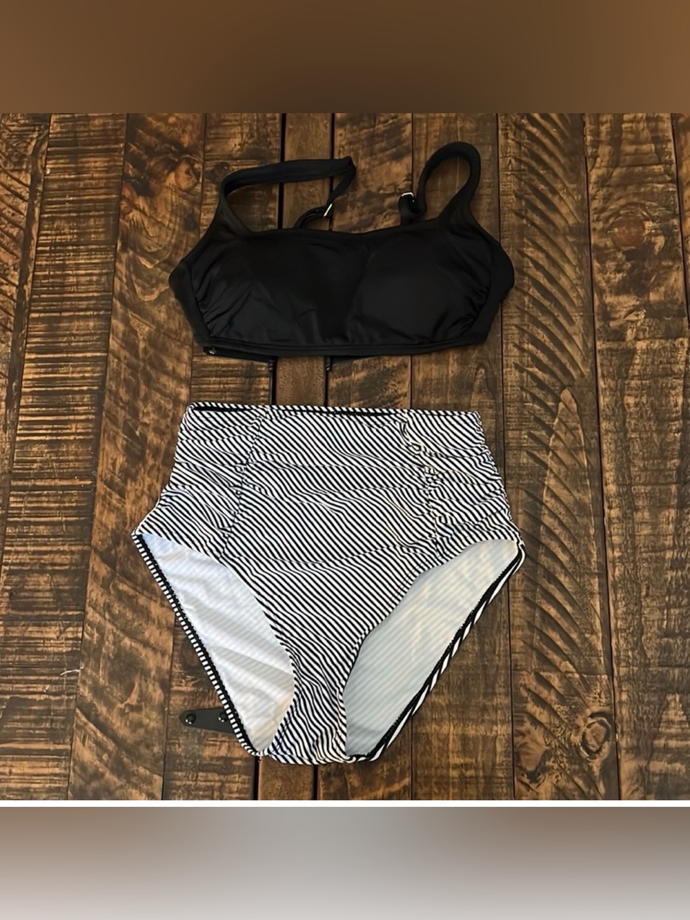 Black & White Bikini size Small. M4